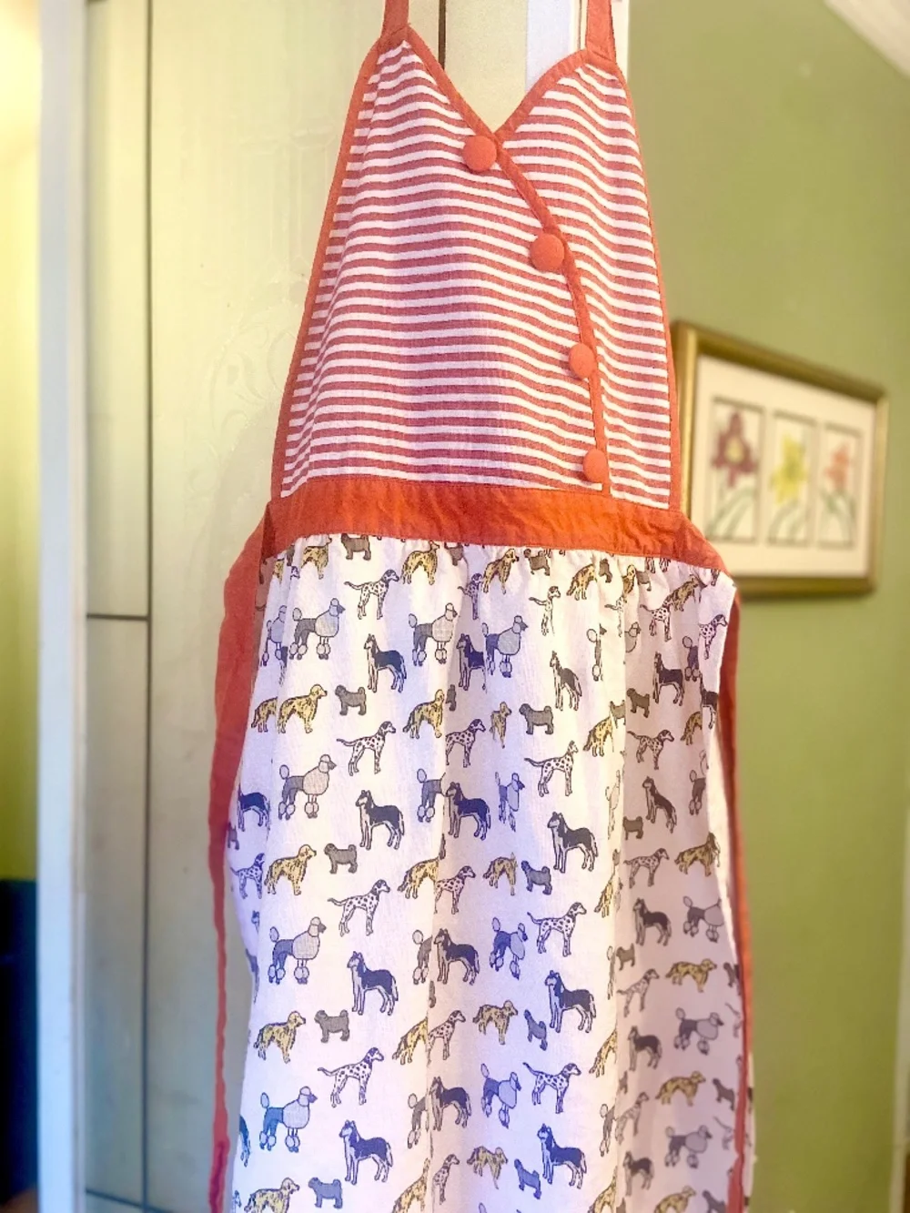 NWT Envogue Dog Pattern Kitchen Apron Full Red/White Stripes Women’s Homemaking